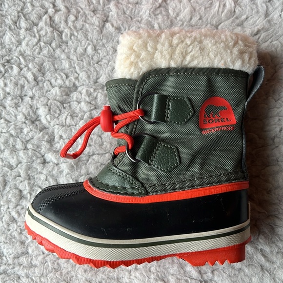 Sorel Waterproof Toddler Yoot Pac Snow Boot - Picture 5 of 8